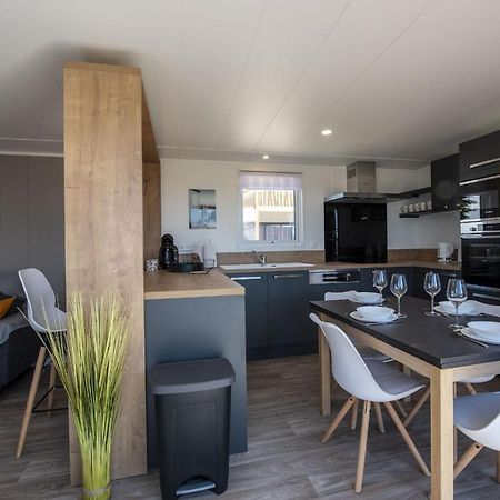 Chalet Pour 6 Dans Un Domaine Avec Piscine Бретиньоль-сюр-Мер Экстерьер фото