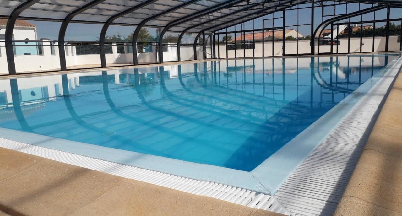 Chalet Pour 6 Dans Un Domaine Avec Piscine Бретиньоль-сюр-Мер Экстерьер фото