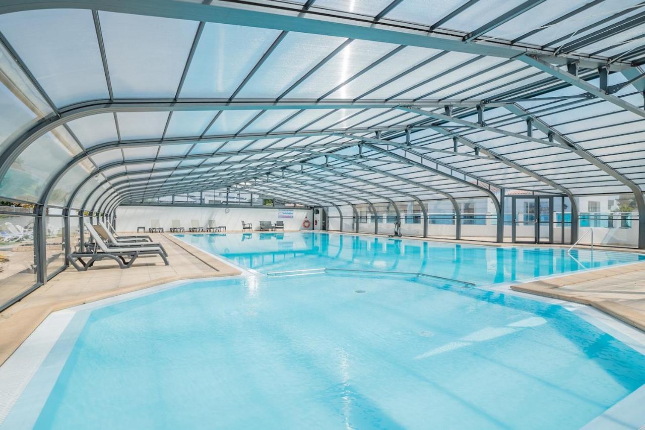 Chalet Pour 6 Dans Un Domaine Avec Piscine Бретиньоль-сюр-Мер Экстерьер фото