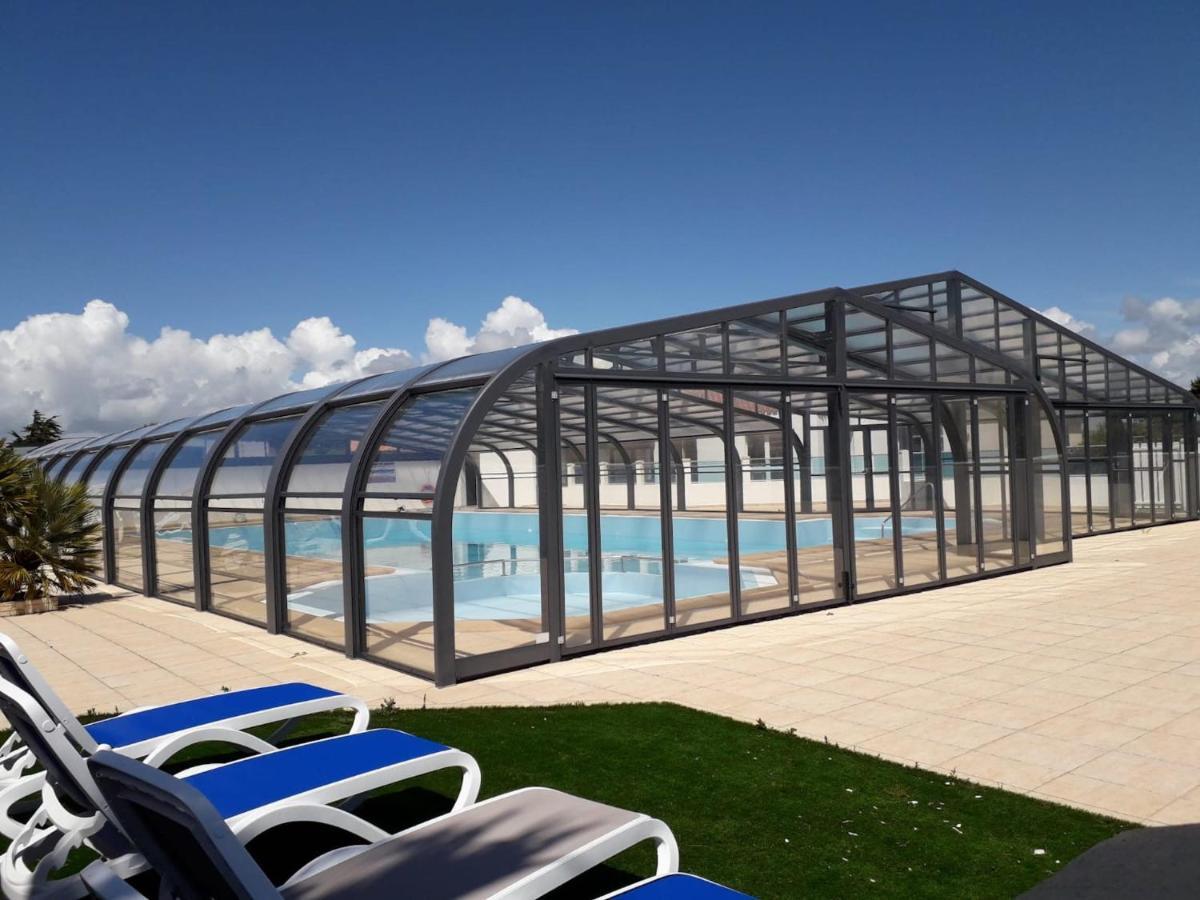 Chalet Pour 6 Dans Un Domaine Avec Piscine Бретиньоль-сюр-Мер Экстерьер фото